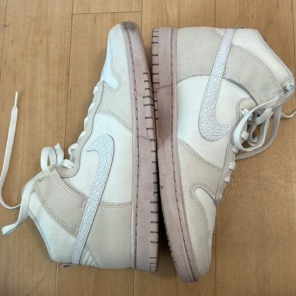 Nike Dunk Hi Retro size 10 Cracked Leather Salt Flats DV0822-100 Men's - Picture 2 of 12